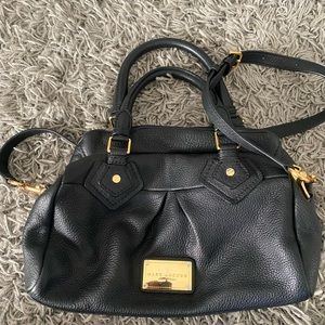 Leather Marc Jacobs bag cute medium size